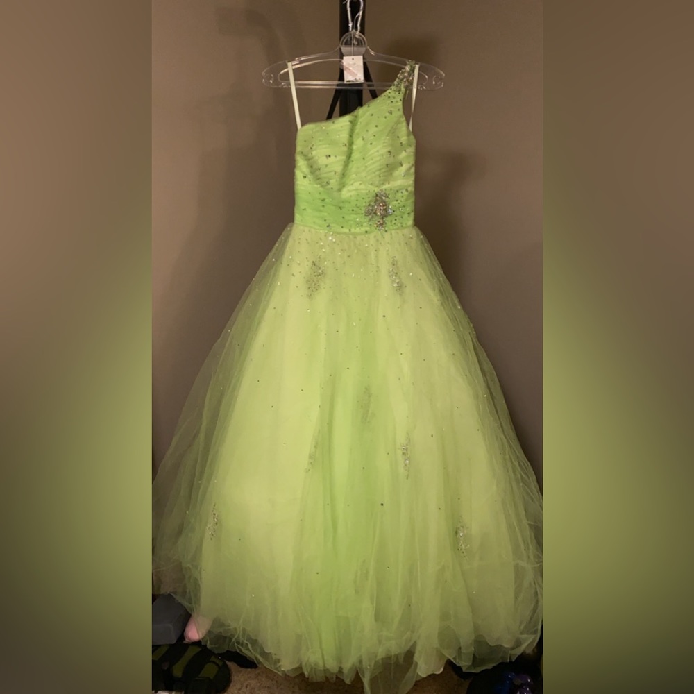 Mori Lee Formal dress 💚
